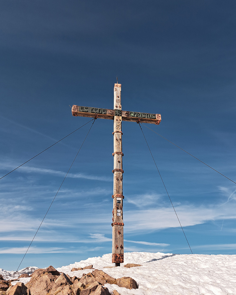 Kreuz Ultental Wandern